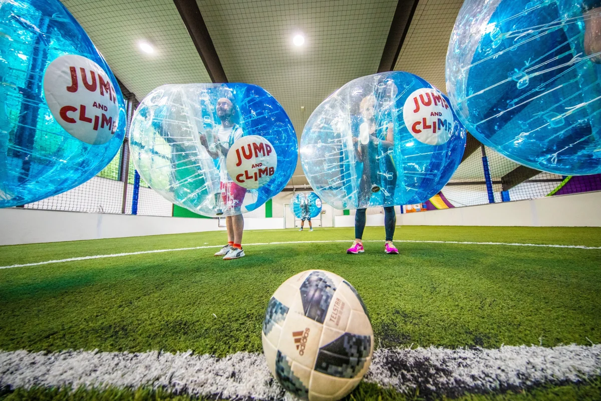Anstoß beim Bubble-Soccer